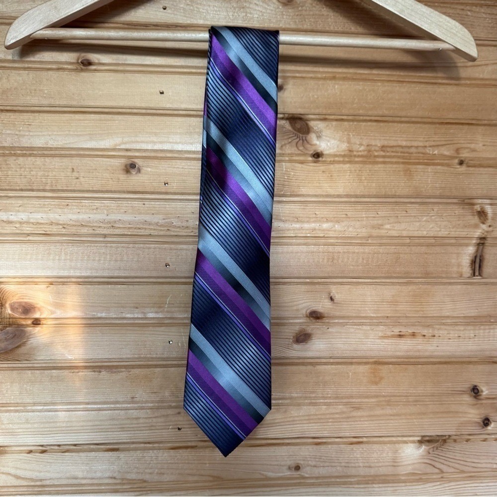 Van Heusen Necktie 100% Silk Stripes Purple Gray Office Nonbinary Boss Babe Tie